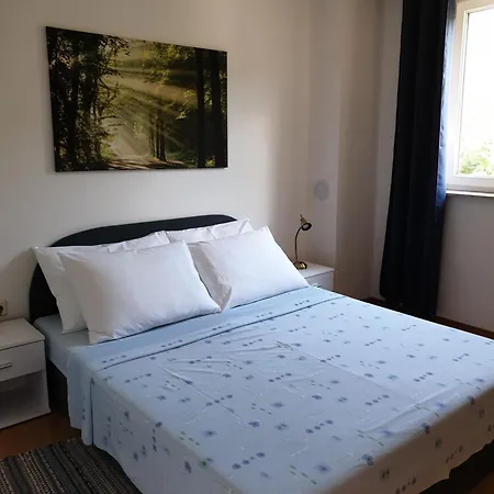 Velic Apartament *