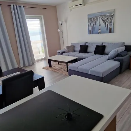 Apartament Velic *
