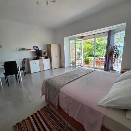 Apartament Velic
