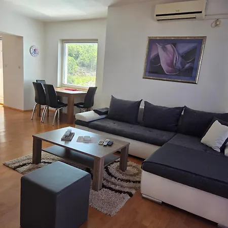 Velic * 茨里克韦尼察